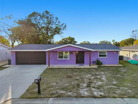 9101 Hunt Club Ln, Port Richey, FL 34668