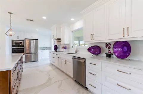 Kitchen - 13797 Pinecrest Dr, Largo, FL 33774 photo 2 of 4