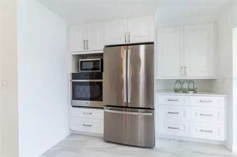 Kitchen - 13797 Pinecrest Dr, Largo, FL 33774 photo 4 of 4