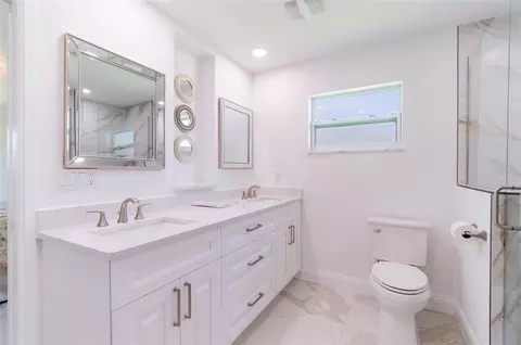 Bath - 13797 Pinecrest Dr, Largo, FL 33774 photo 1 of 2
