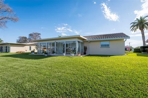 Exterior - 13797 Pinecrest Dr, Largo, FL 33774 photo 2 of 2