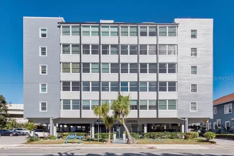 841 4th Ave N #64, Saint Petersburg, FL 33701
