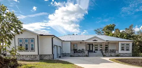 1605 Center Rd, Terra Ceia, FL 34250