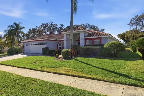 716 Woodmont Dr, Tarpon Springs, FL 34689