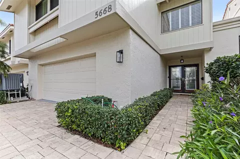 5668 Escondida Blvd S, Saint Petersburg, FL 33715