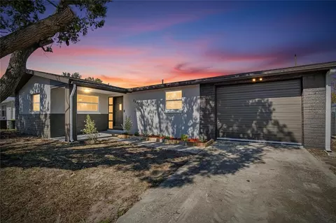5551 Mosaic Dr, Holiday, FL 34690
