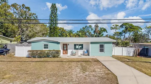 66 Lake Shore Dr, Palm Harbor, FL 34684