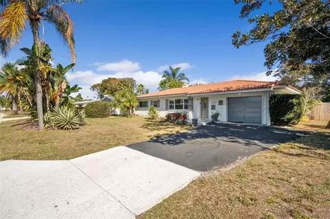 610 Palm Ave, Belleair, FL 33756