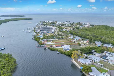 3304 W Shell Point Rd, Ruskin, FL 33570