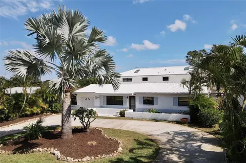 2945 68th St N, Saint Petersburg, FL 33710