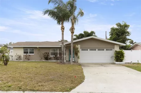 13826 Antigua Dr, Seminole, FL 33776
