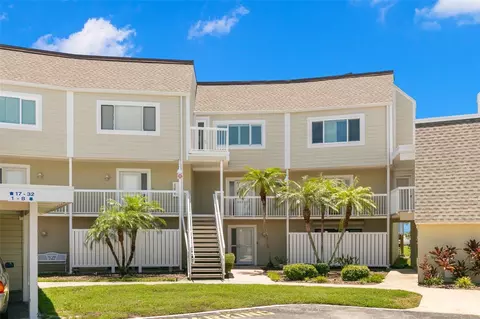 433 S Paula Dr #31, Dunedin, FL 34698