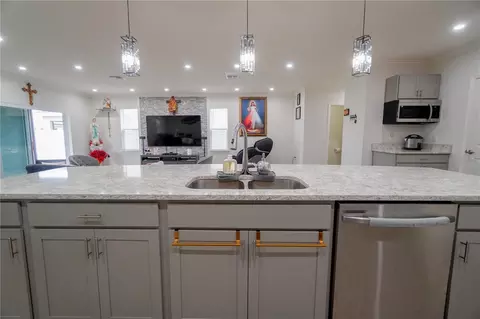 Kitchen - 12288 Cypress Branch St, Riverview, FL 33579 photo 2 of 10