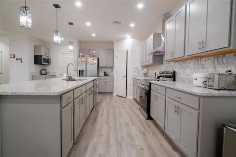 Kitchen - 12288 Cypress Branch St, Riverview, FL 33579 photo 3 of 10