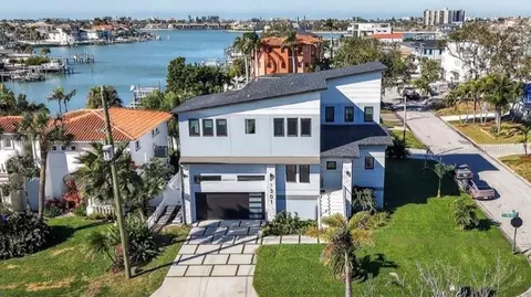 301 79th St S, Saint Petersburg, FL 33707