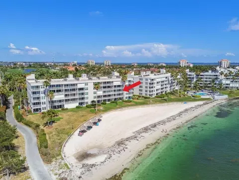5701 Bahia Del Mar Cir #302, Saint Petersburg, FL 33715