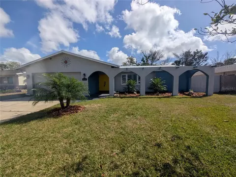 4723 114th St N, Madeira Beach, FL 33708