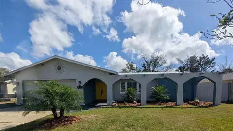 4723 114th St N, Madeira Beach, FL 33708