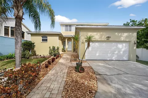 901 Shagos Dr, Apollo Beach, FL 33572