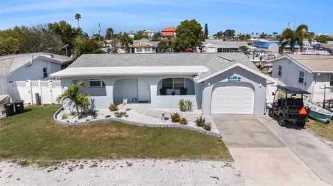 13401 Neptune Dr, Hudson, FL 34667
