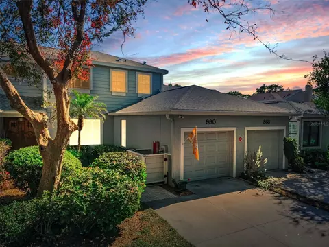 990 San Carlos Ct NE, Saint Petersburg, FL 33702