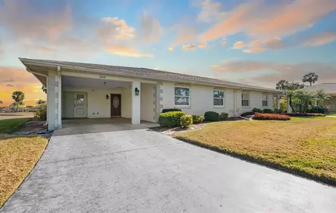 2214 Highclere Cir #6, Sun City Center, FL 33573