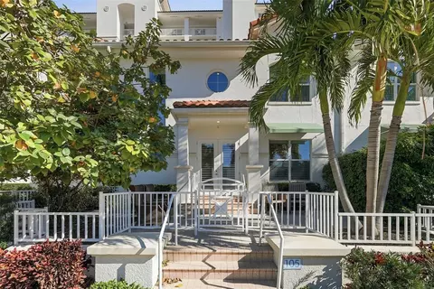 1325 Snell Isle Blvd NE #105, Saint Petersburg, FL 33704