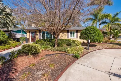 2816 Applewood Dr, Clearwater, FL 33759