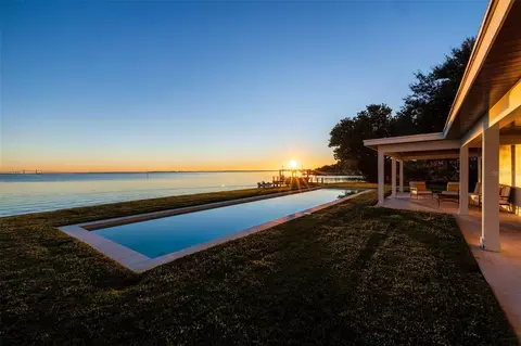 218 Colony Point Rd S, Saint Petersburg, FL 33705