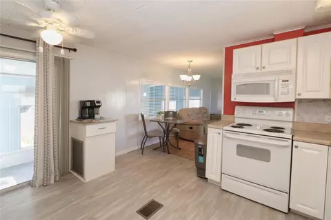 107 E Saint Johns Way, Apollo Beach, FL 33572 photo 3