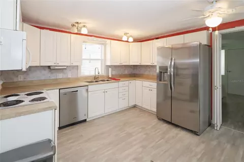 107 E Saint Johns Way, Apollo Beach, FL 33572 photo 4