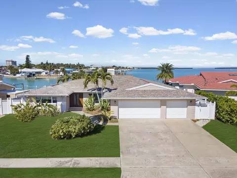 450 Palm Is NE, Clearwater Beach, FL 33767