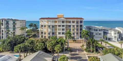 12200 1st St W #202, Treasure Island, FL 33706