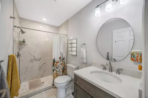 Bath - 7149 Spruce Dr, Weeki Wachee, FL 34607 photo 5 of 5