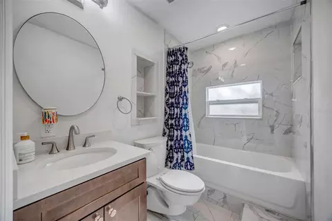 Bath - 7149 Spruce Dr, Weeki Wachee, FL 34607 photo 4 of 5