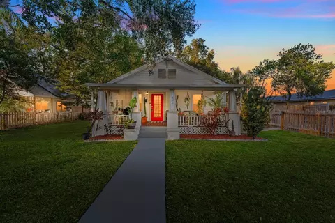 806 E Lambright St, Tampa, FL 33604