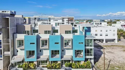 1343 4th St #202, Sarasota, FL 34236