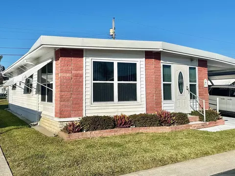 2000 E Bay Dr #30, Largo, FL 33771