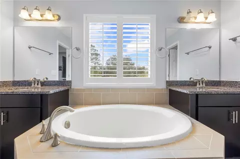 Bath - 1565 Feather Grass Loop, Lutz, FL 33558 photo 4 of 7