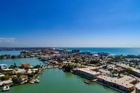 6000 2nd St E #17, Saint Pete Beach, FL 33706