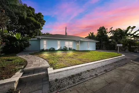 145 93rd Ave, Treasure Island, FL 33706