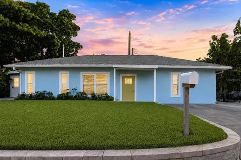 145 93rd Ave, Treasure Island, FL 33706