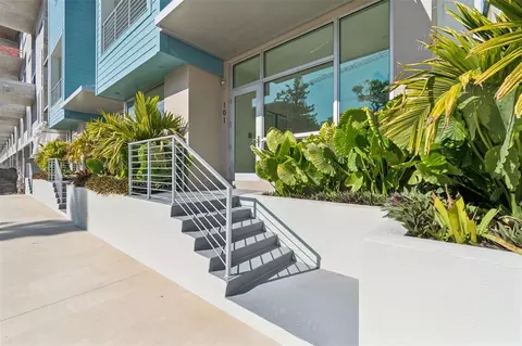1343 4th St #102, Sarasota, FL 34236