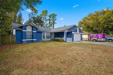 1909 Landside Dr, Valrico, FL 33594