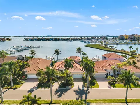 807 3rd St E, Palmetto, FL 34221