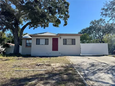9805 N 46th St, Tampa, FL 33617