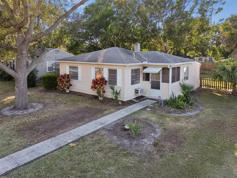 1001 Hull St S, Gulfport, FL 33707