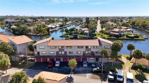 6315 Newtown Cir #15B3, Tampa, FL 33615