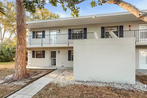 101 Lake Ave NE #209, Largo, FL 33771