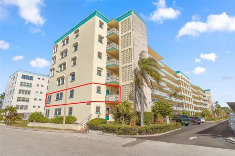 2960 59th St S #215, Gulfport, FL 33707